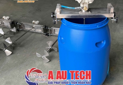 Máy khuấy sơn gá miệng thùng phuy cho xưởng sơn hiện đại