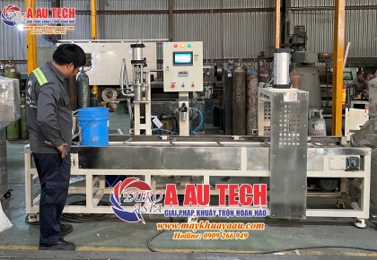 Máy Chiết Rót Đóng Nắp Sơn Thùng Nhựa 18 Lít