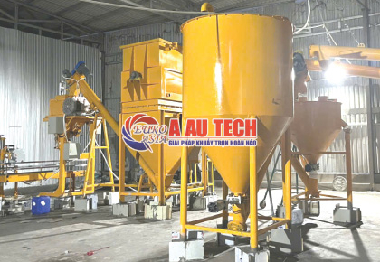Lắp đặt dây chuyền sản xuất bột trét tại xưởng khách