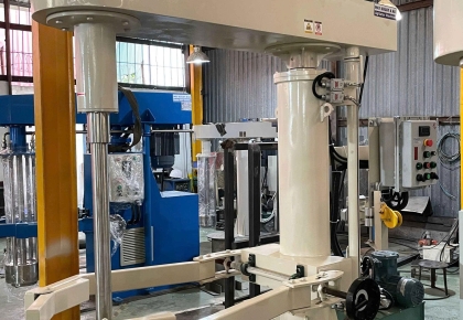 So sánh máy trộn sơn nước và máy khuấy sơn: Điểm khác biệt và ứng dụng thực tế