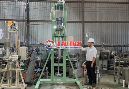 Máy khuấy sơn thùng IBC nâng hạ bằng vít me 1000 lít theo yêu cầu