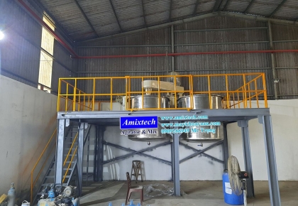 Máy Khuấy Sơn Trên Sàn Thao Tác