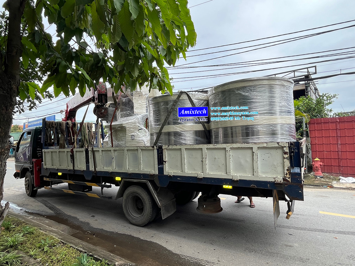 giao hàng bồn chứa sơn