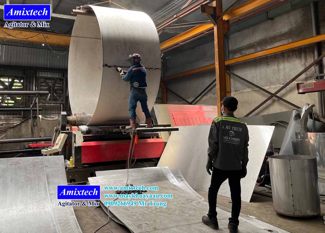 máy lốc tôn CNC