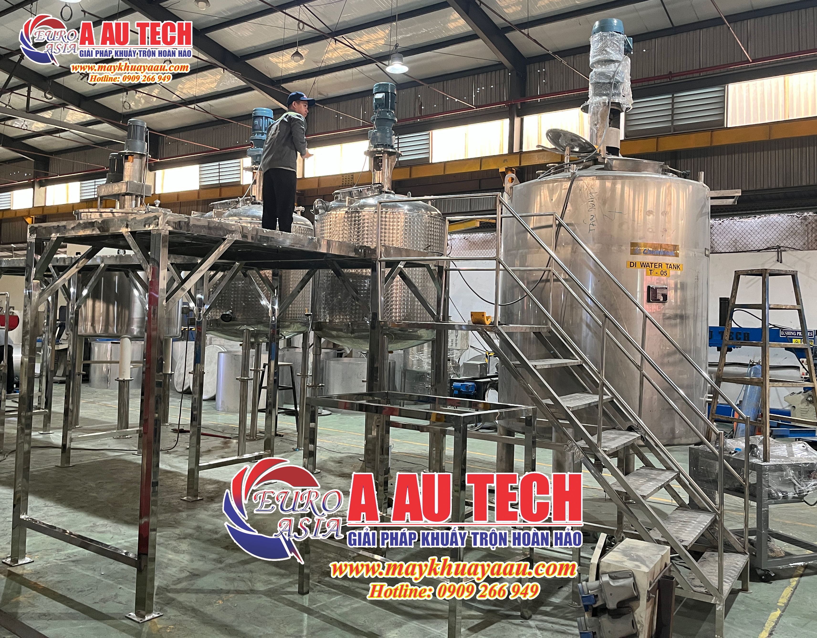 Bồn khuấy hóa chất kèm sàn thao tác 