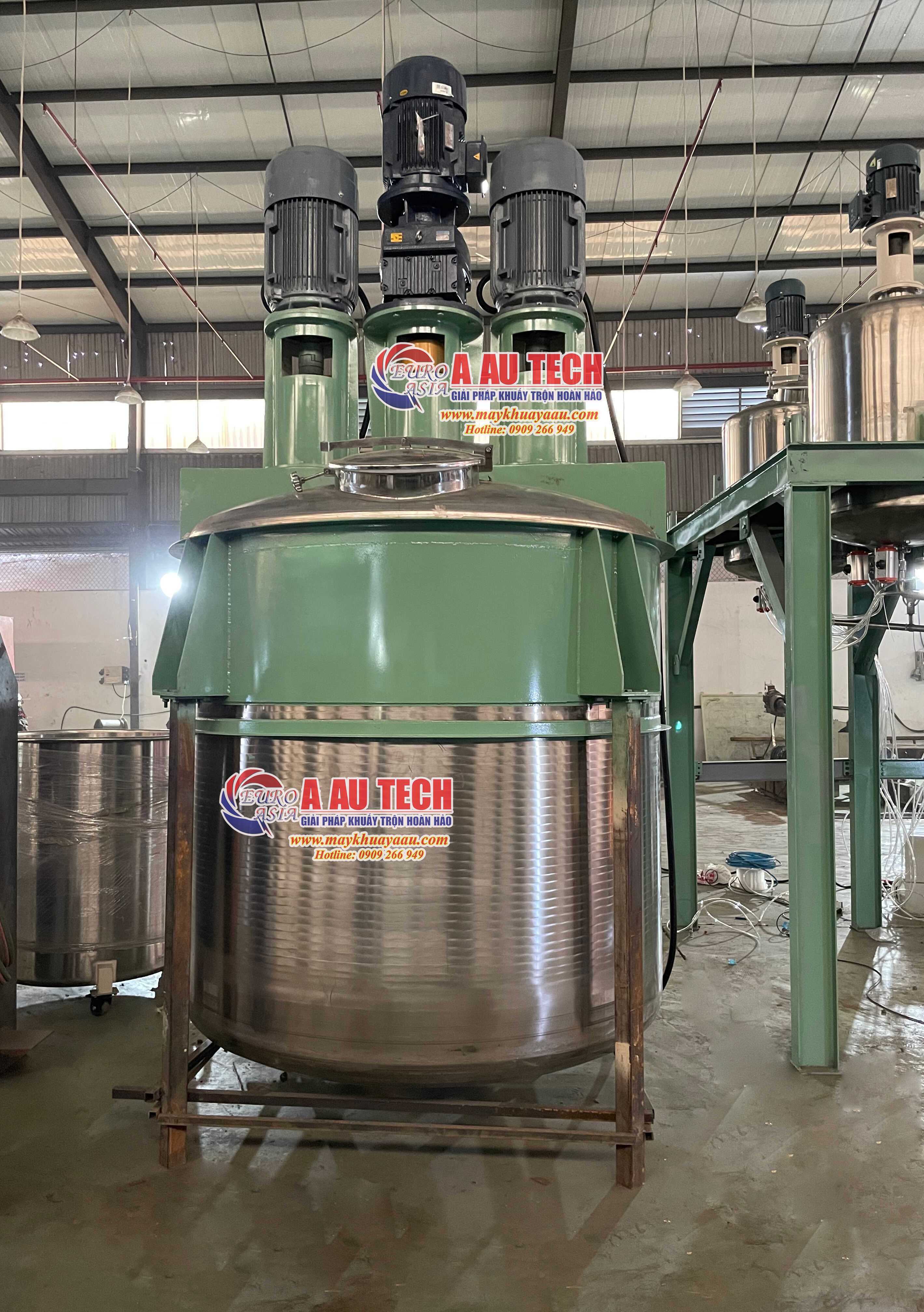 Bồn khuấy trộn hóa chất 3 trục