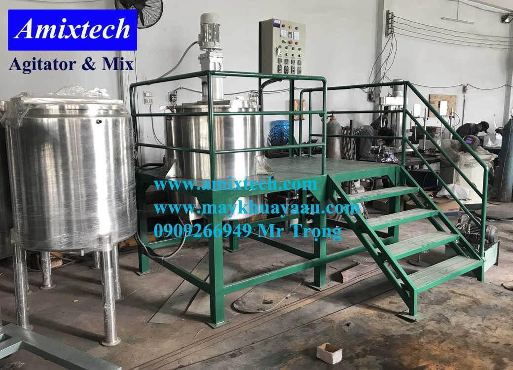 Bồn khuấy phân bón có sàn thao tác 
