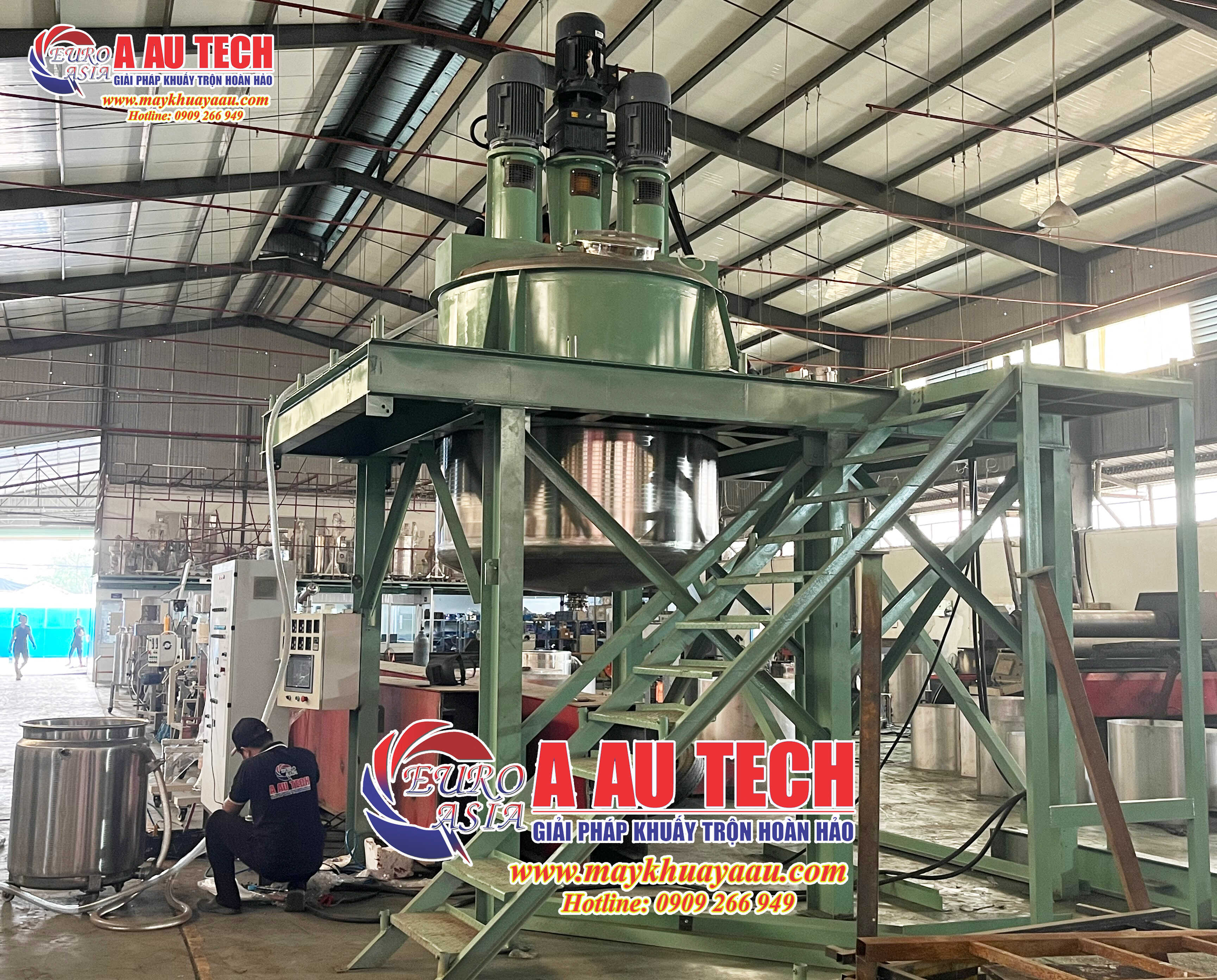 Bồn khuấy hóa chất kèm sàn thao tác 