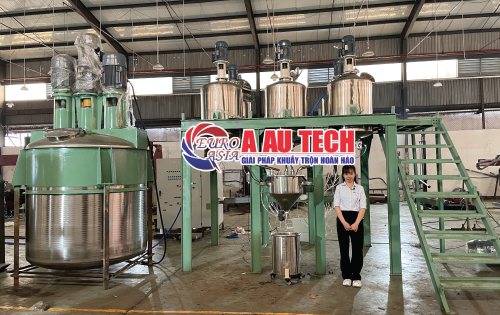 bồn khuấy sơn sàn thao tác