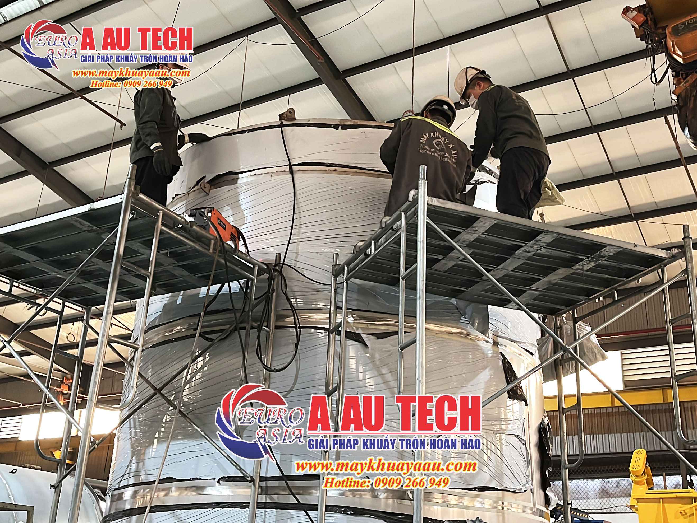 Gia cong bon khuay inox