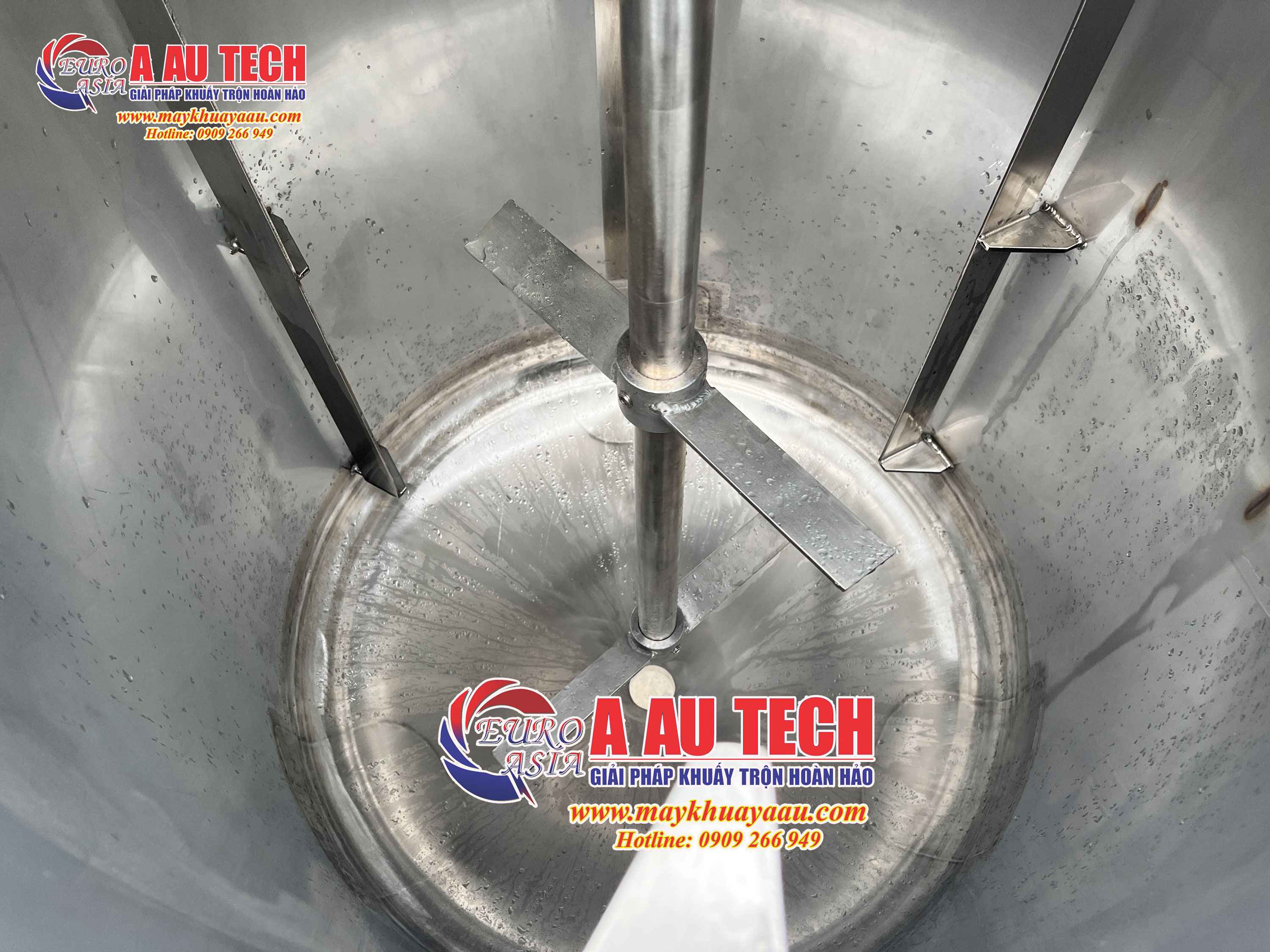 Gia cong bon khuay inox