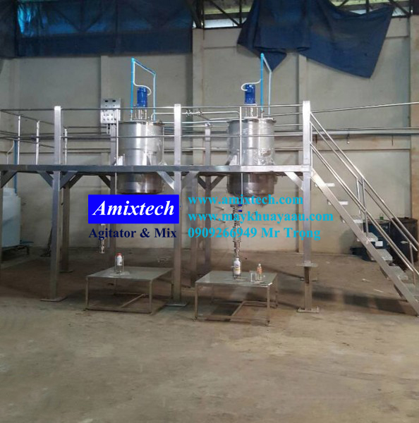 Bồn khuấy phân bón có sàn thao tác 