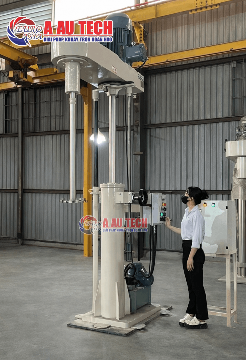 máy khuấy sơn hệ xoay