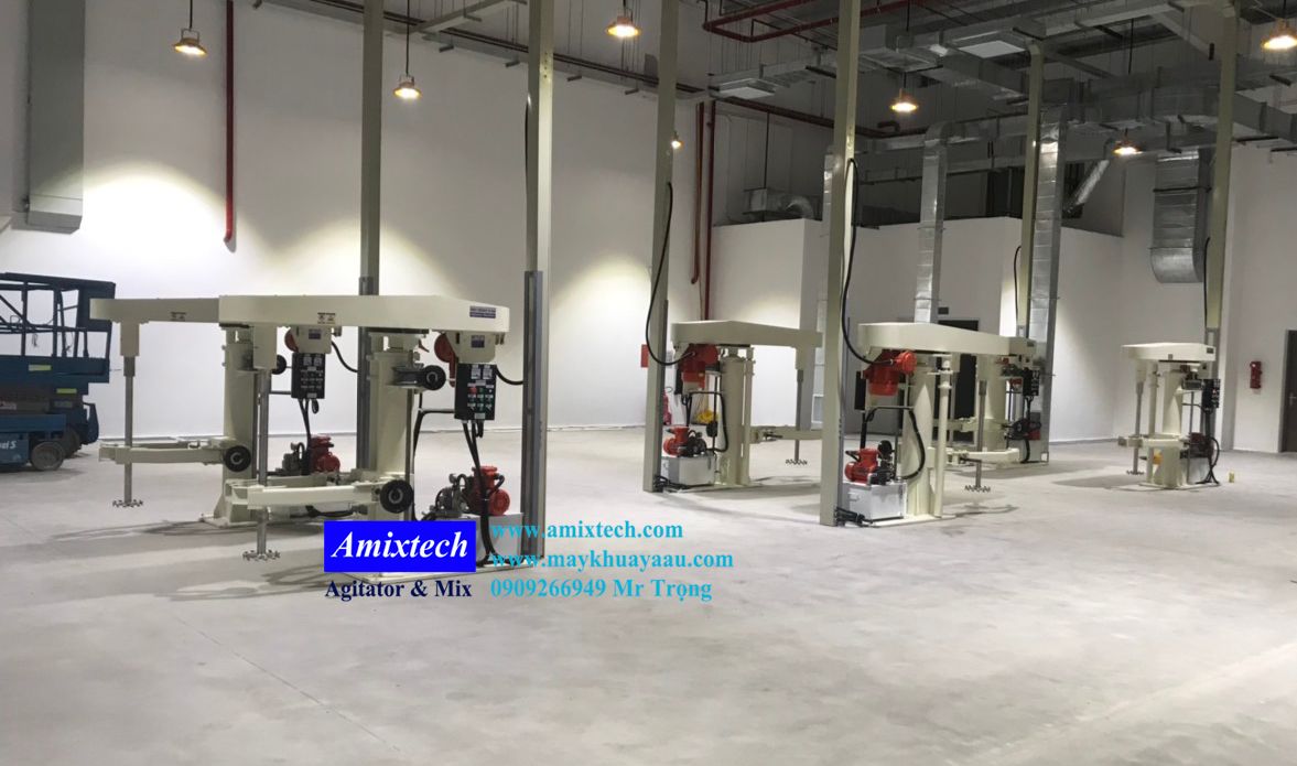 máy khuấy sơn xoay đầu