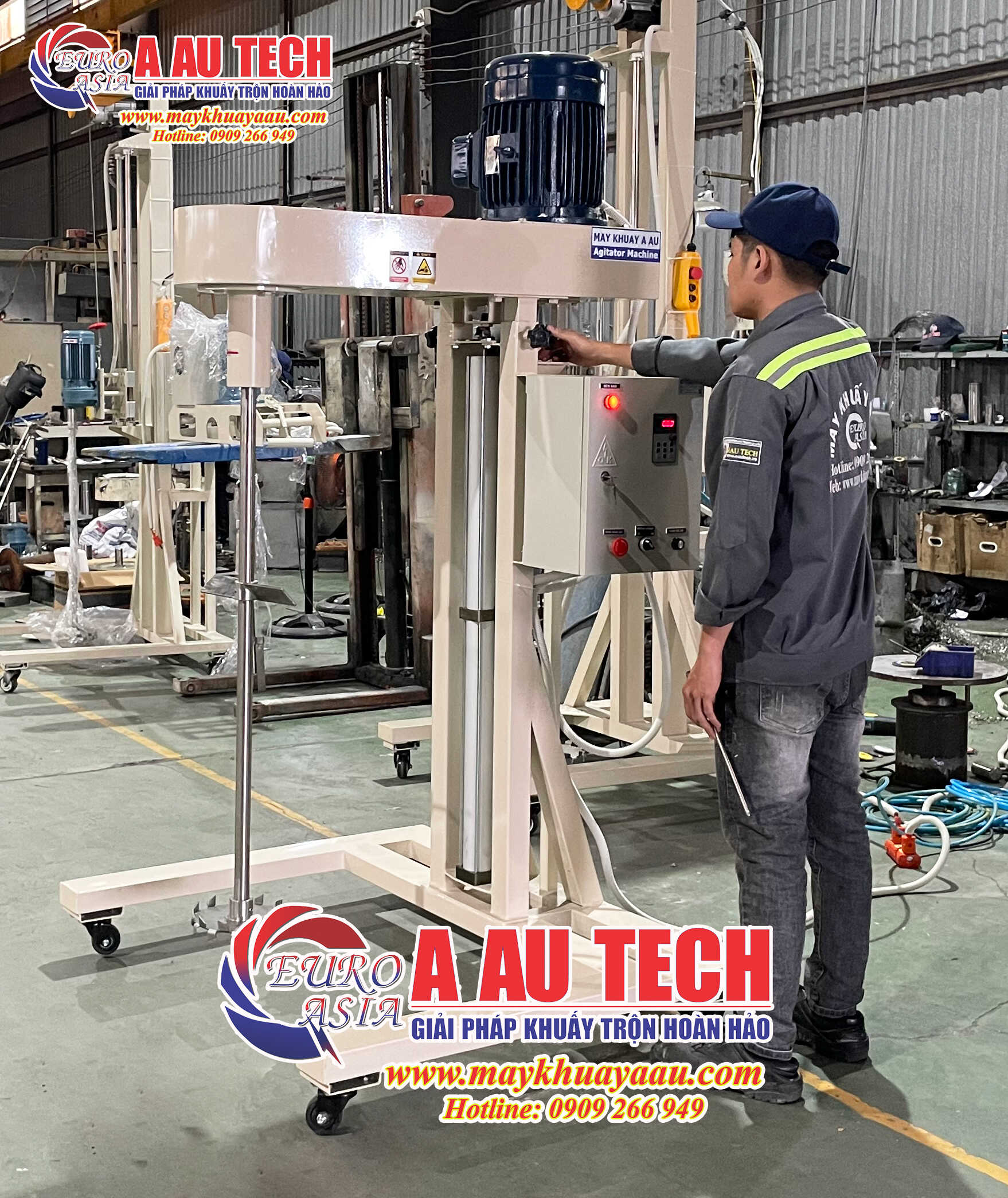 So sánh máy khuấy công nghiệp truyền thống và máy khuấy tích hợp PLC