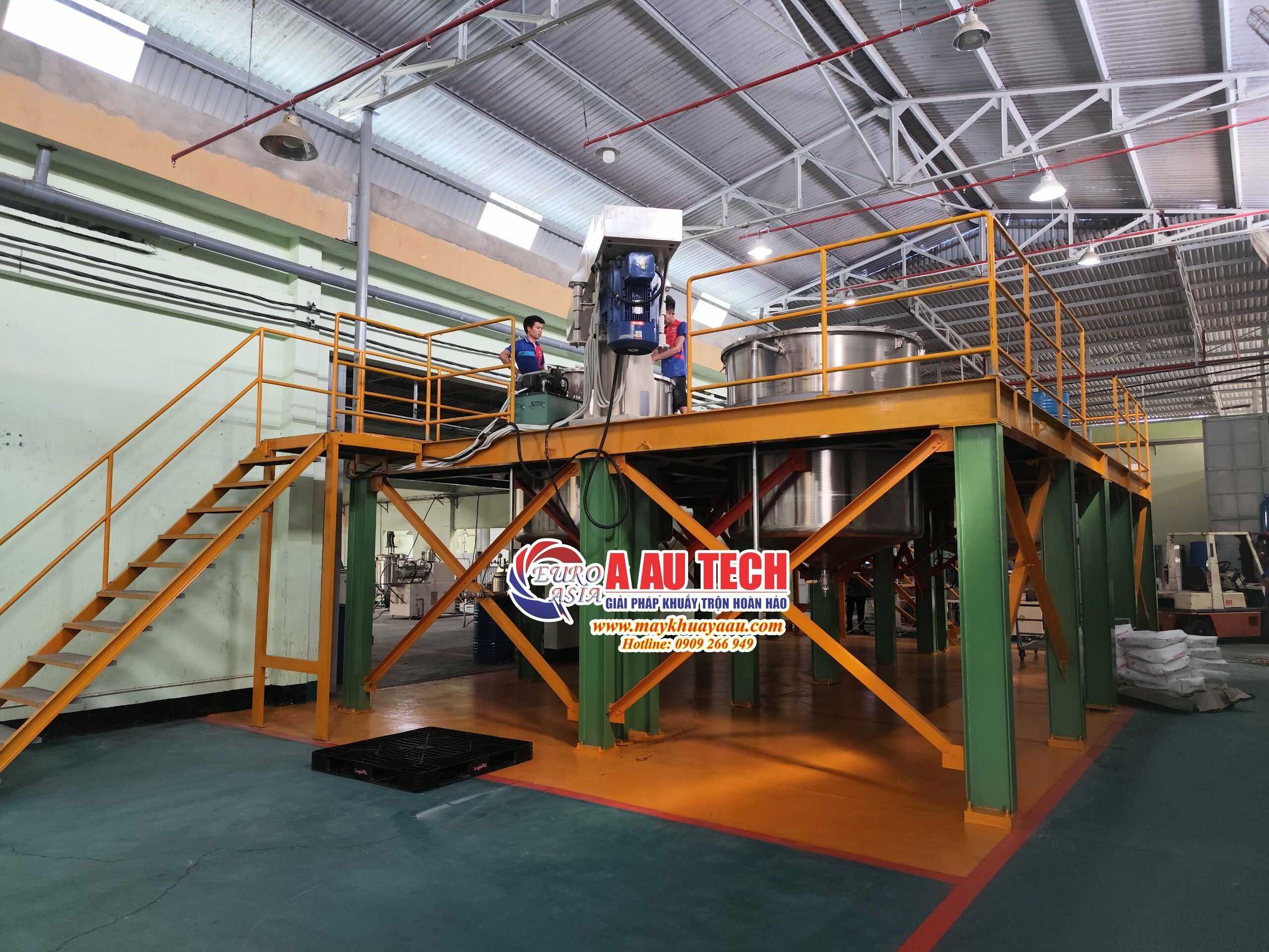 giàn máy khuấy sơn 2000 lít