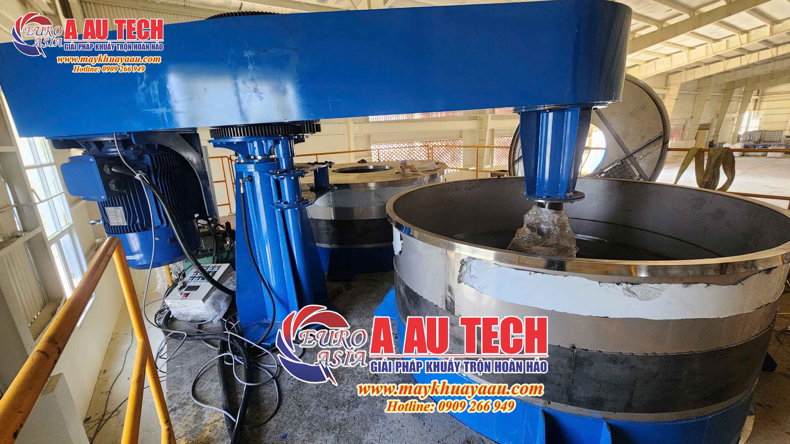 Máy khuấy sơn hệ xoay