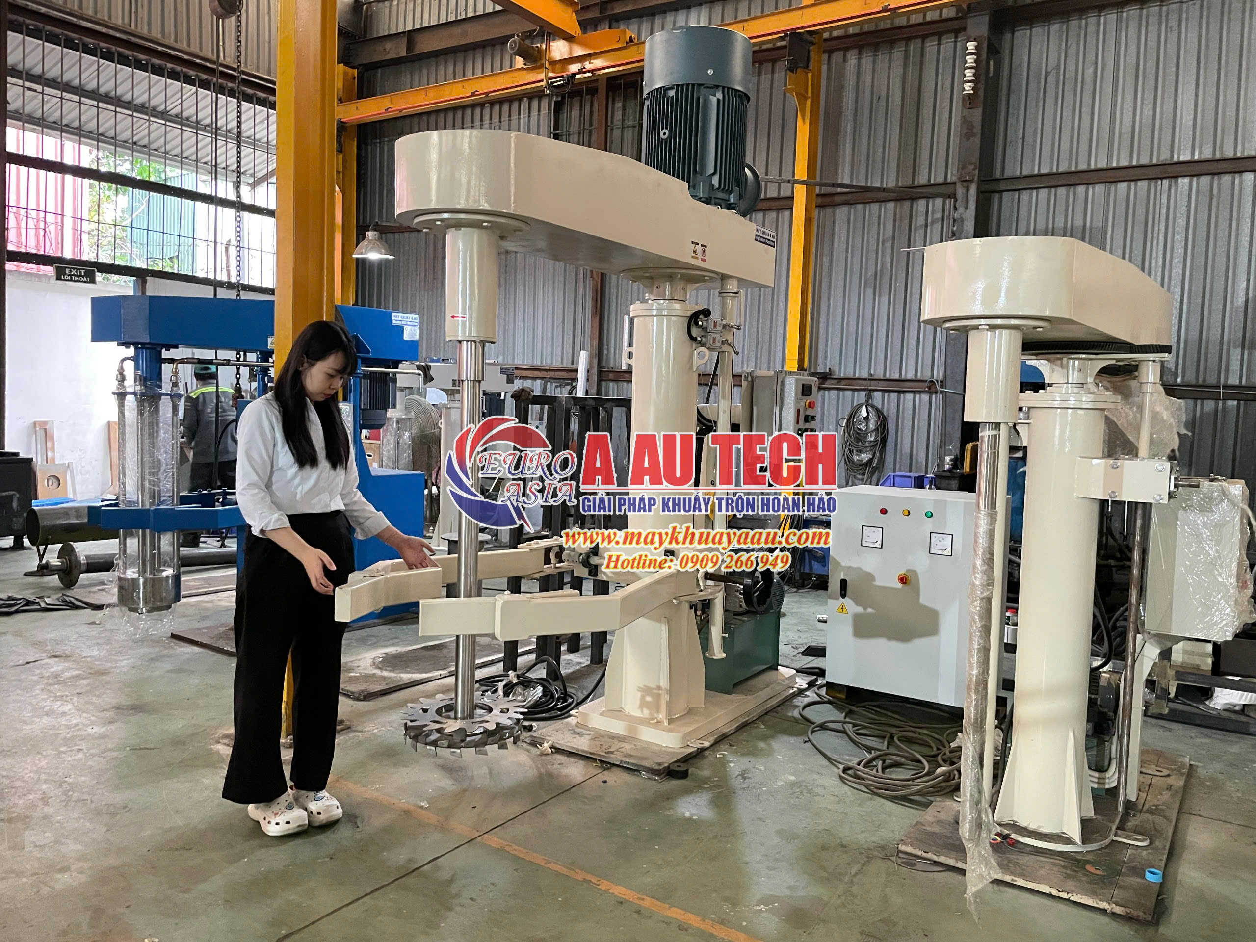 may-khuay-hoa-chat-phong-no