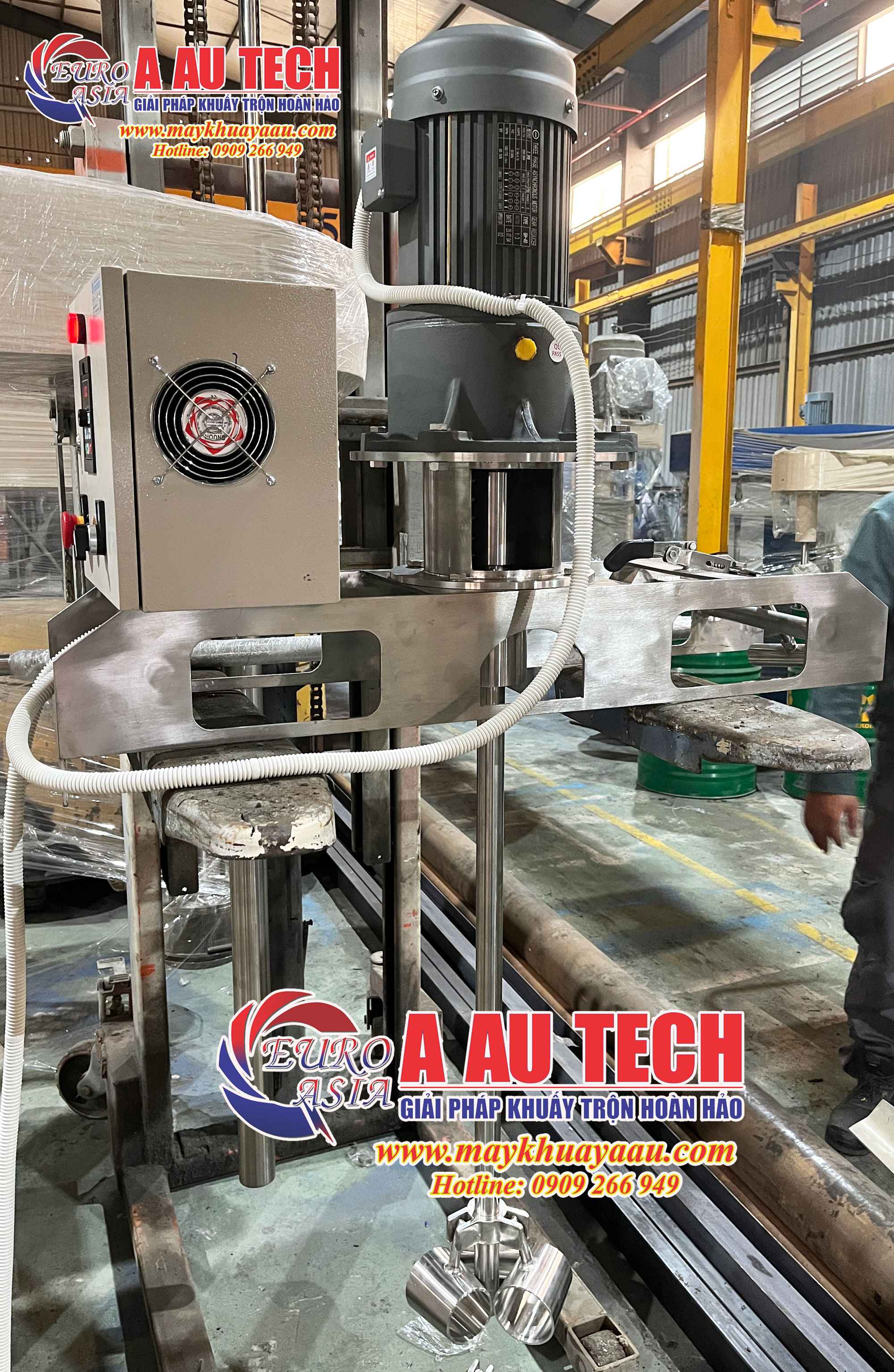 Máy khuấy gá ngang thùng IBC