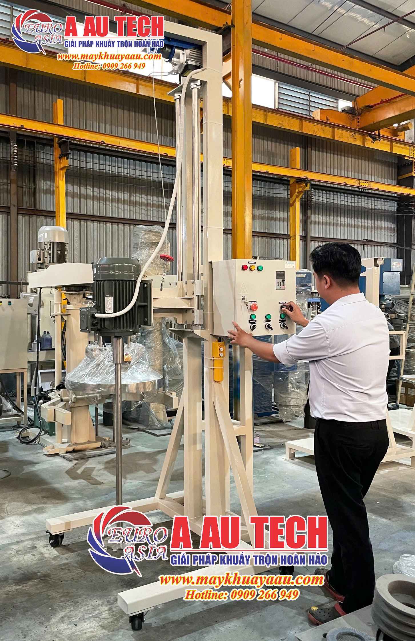 máy khuấy phân bón nâng hạ bằng tời điện