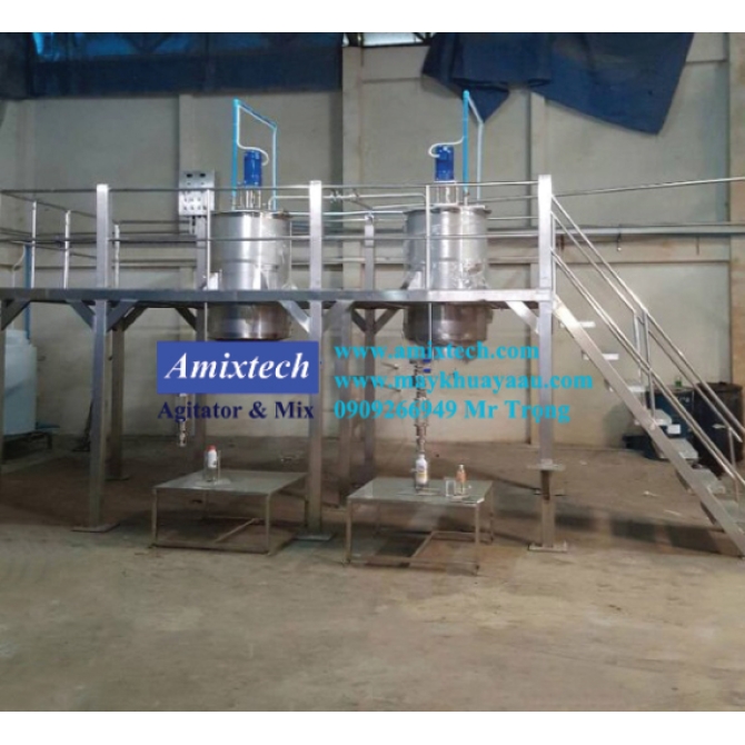 Bồn Khuấy Phân Bón Có Sàn Thao Tác