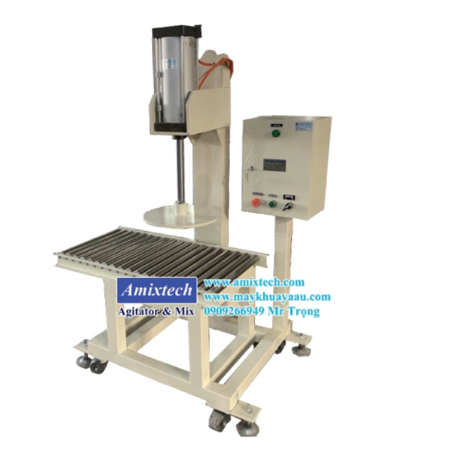 Máy Đóng Nắp Thùng Nhựa